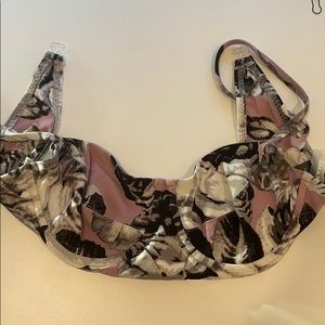Norma Kamali bikini top size M never worn